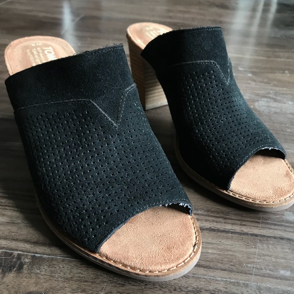 TOMS Black and tan Majorca sandals/mules